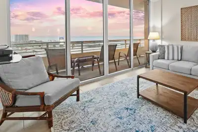 Ocean Club #606 Enjoy panoramic views of the Gulf!