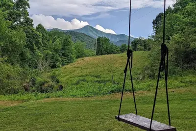 Image de Charming 2-bedroom horse farm chalet in peaceful Candler, Mt Pisgah views