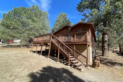 Image de Midtown River Cabin-Deer & Elk