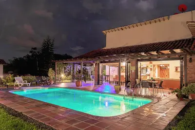 Image de 3-bedroom villa in lovely Quimbaya with Ac, WiFi, Bbq plus Private Swimming Pool