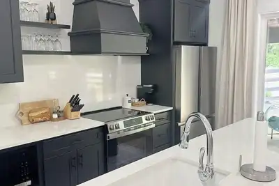 Image de Luxury 2 Bedroom Lakeside Cabin in Murray Ky with Lake Access