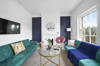 Image de The Exquisite Gem of Central Bath - Sleeps 8