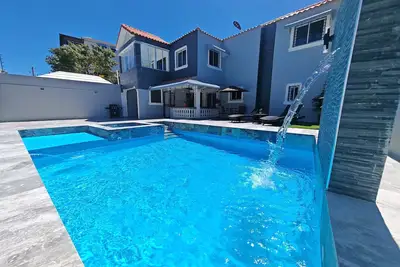 Image de Spacious 5-bedroom villa with private Pool, Jacuzzi, Ac, WiFi, Bbq, in Sd Este