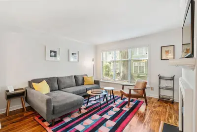 Image de Glenwood Gable- near downtown Raleigh