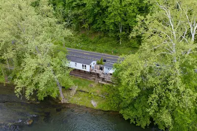 Image de The Eloise - Stylish 3br, 2 Bath Cottage on Greenbrier River, Wv incl. Ac, WiFi