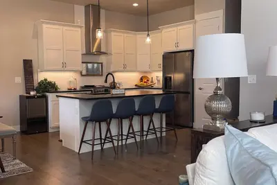 Image de 4 Bedroom Luxury Townhome in Heron Lakes Golf Course Community at Tpc Colorado
