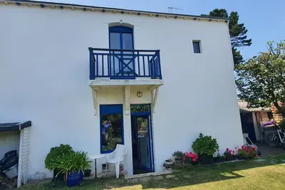 Image de Maison proche plage, vue mer, jardin clos avec douche extérieure.