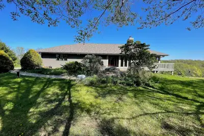 Image de Spacious  5-bedroom  80 acres family farm retreat with Ac, WiFi in rural Verona