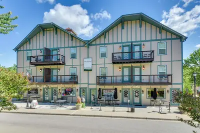 Image de Steps to River + Shops: Downtown Helen Retreat!