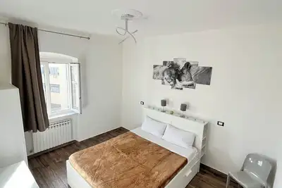 Modern and cozy apartment, perfect for a city getaway!