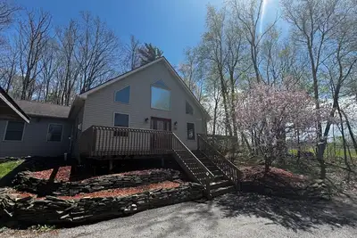 Image de Silver Lake view Spa/Cottage in the Woods.