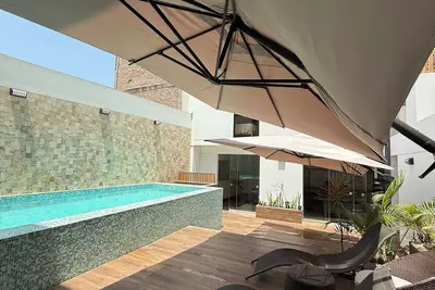 Image de 3-bedroom 2 bathroom apartment Pool and WiFi in fabulous Lima Miraflores