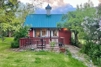 Image de Cozy studio in gorgeous Salmon with Ac, WiFi, Hot tub