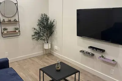 Image de Stunning 3-Bedroom Home in Mtl Ndg