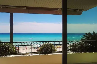 Image de Admiral - Three-room apartment facing the sea