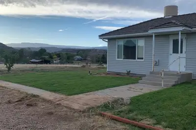 Image de Calf Creek Cottage-Cozy home with amazing views!