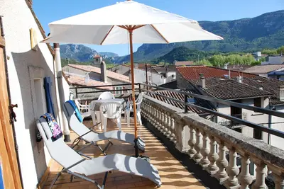 Image de Spacious Apartment with Roof Terrace. Enjoy Cycling, Hiking, Water sports, Wine.