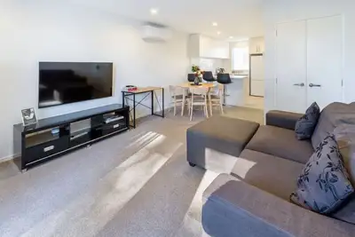 Image de Modern 2 Bed City-Fringe | Carpark & Courtyard