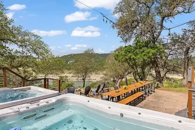 Image de Gorgeous Lake Home on Lake Travis - 7 Acres - Swim Spa - Hot Tub - Fire Pit - Sleeps 12