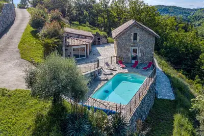 Image de Belle maison Ă Pont de Labeaume