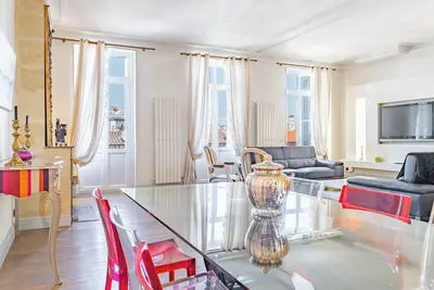 Image de Magnifique appartement de 160m² de 3 chambres quartier Saint-Michel