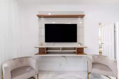 Image de Stylish Stay in City’s Best Spot - The Perfect Stay