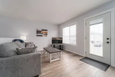 Image de Entire unit to yourself. Internet and Netflix, full kitchen, linens and towels.