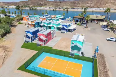 Image de The Boozy Bungalow at Roadrunner Resort