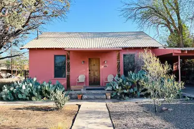 Image de Prickly Pear Rancher: Close to Downtown