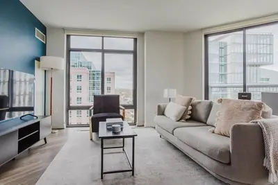 Image de Blueground | Ballston, pool, nr Arlington Park