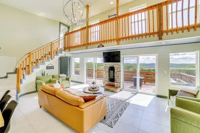 Image de Lake Taneycomo Views: Family-Friendly Cabin!