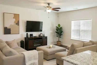 Image de Spacious 4br Retreat w Grill & Patio – Less than 20 mins to Uptown! +20% off