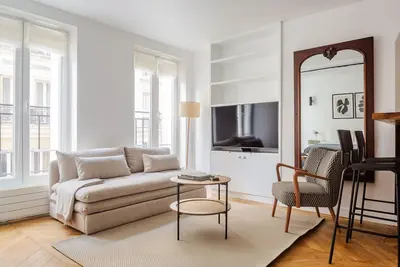 Image de Blueground | Gros-Caillou, view, nr Eiffel Tower