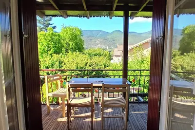 Image de Appartement spacieux avec terrasse à 5 mn à pieds du centre