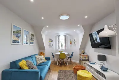Image de Bournecoast: Amore Mare (Love Sea) - a stylish apartment near sandy beach-Fm9651