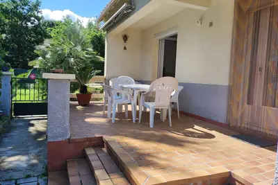 Image de Villa climatisée avec grand jardin, animaux admis