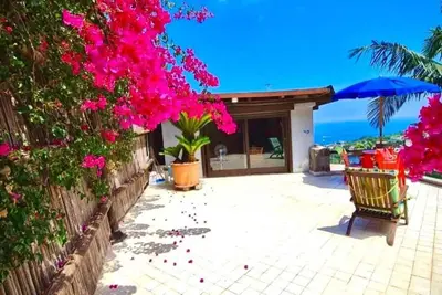 Image de Villa 'Panorama Isola Di Ischia' avec vue sur mer, Wi-Fi et climatisation