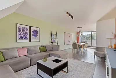 Image de Spacious 3 bedroom apartment with parking