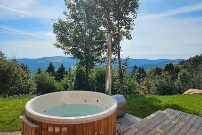 Image de Maison de vacances 'Refuge Mil100' avec vue sur les montagnes, terrasse privée et Wi-Fi