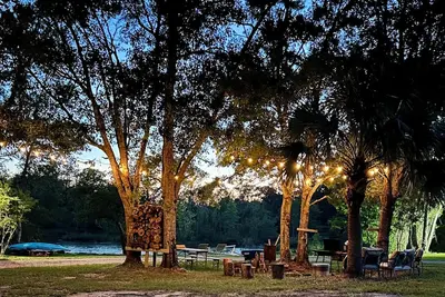 Image de Charming Cabin in Biloxi by water private rd 4 acre lot! Shop, beaches, casinos!