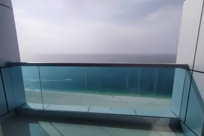 Image de Two-bedroom hotel apartment with a living room and a sea view, Vip