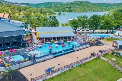 Image de Rock Lane 148 lakefront with resort amenities!