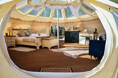 Image de Tente-Panoramique-Espace sanitaire-Vue sur la campagne-Stargazer