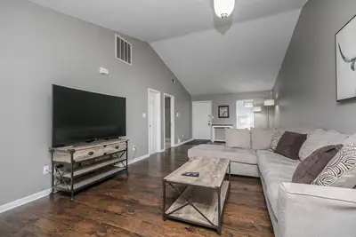 Image de Entire Town Home on Quiet Block