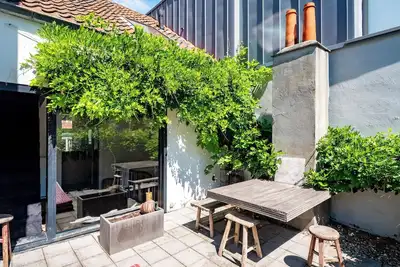 Image de Experience a unique overnight stay in the Shelter 7 suite!