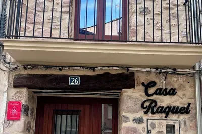 Image de Casa Raquel Montanejos with capacity for ten people.
