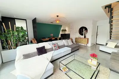 Maison spacieuse avec jardin