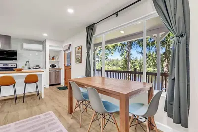 Image de Lakefront Getaway For 4 with Swimming, Kayaks