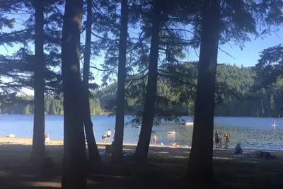 Image de Snuggle up this Winter, 5 min Lake & Trail Access, Peaceful, Private, Stocked