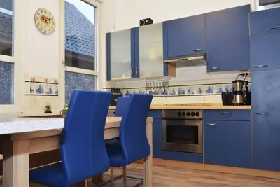 Image de Location-Classique-Salle de bain privée-Vue sur la cour-FeWo 85qm, Suderstr. 42